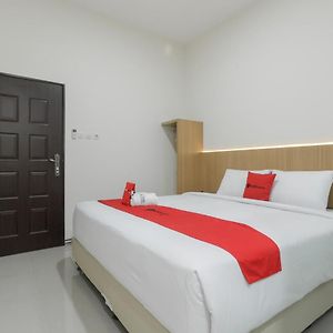 RedDoorz near Mall SKA Pekanbaru